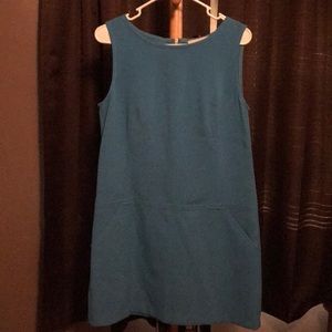 Sleeveless dress.